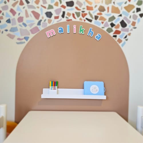 Magnetic Shelf